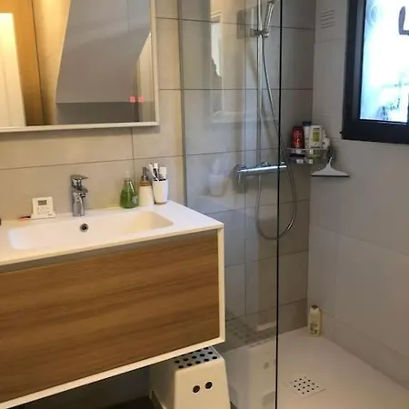 Moderne Dans Un Domaine Prive Unique Villeneuve-Loubet