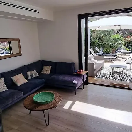 Moderne Dans Un Domaine Prive Unique * Villeneuve-Loubet