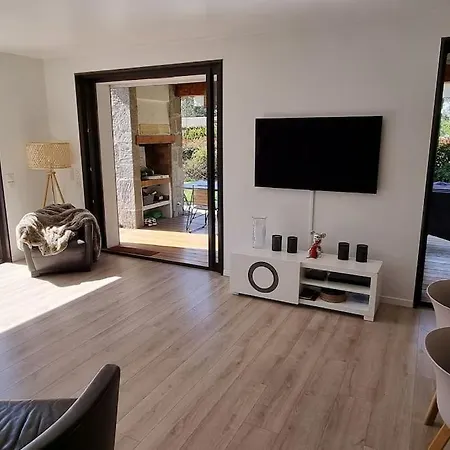 Moderne Dans Un Domaine Prive Unique Villa Villeneuve-Loubet