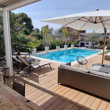 Villa Moderne Dans Un Domaine Prive Unique
